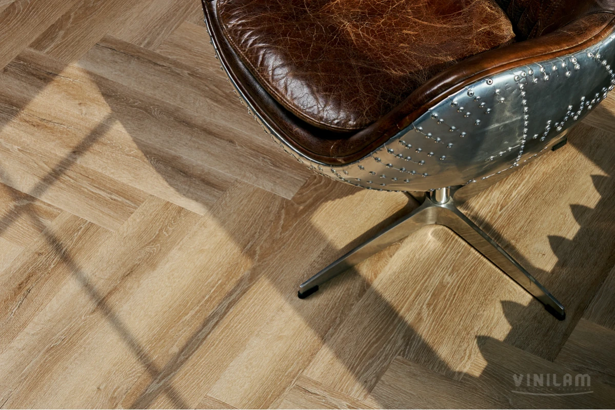 Виниловый ламинат VINILAM (ВИНИЛАМ) Коллекция PARQUET HERRINGBONE GLUE Дизайн GD11166  Паркет Классический (762*152.4*2.5 мм)
