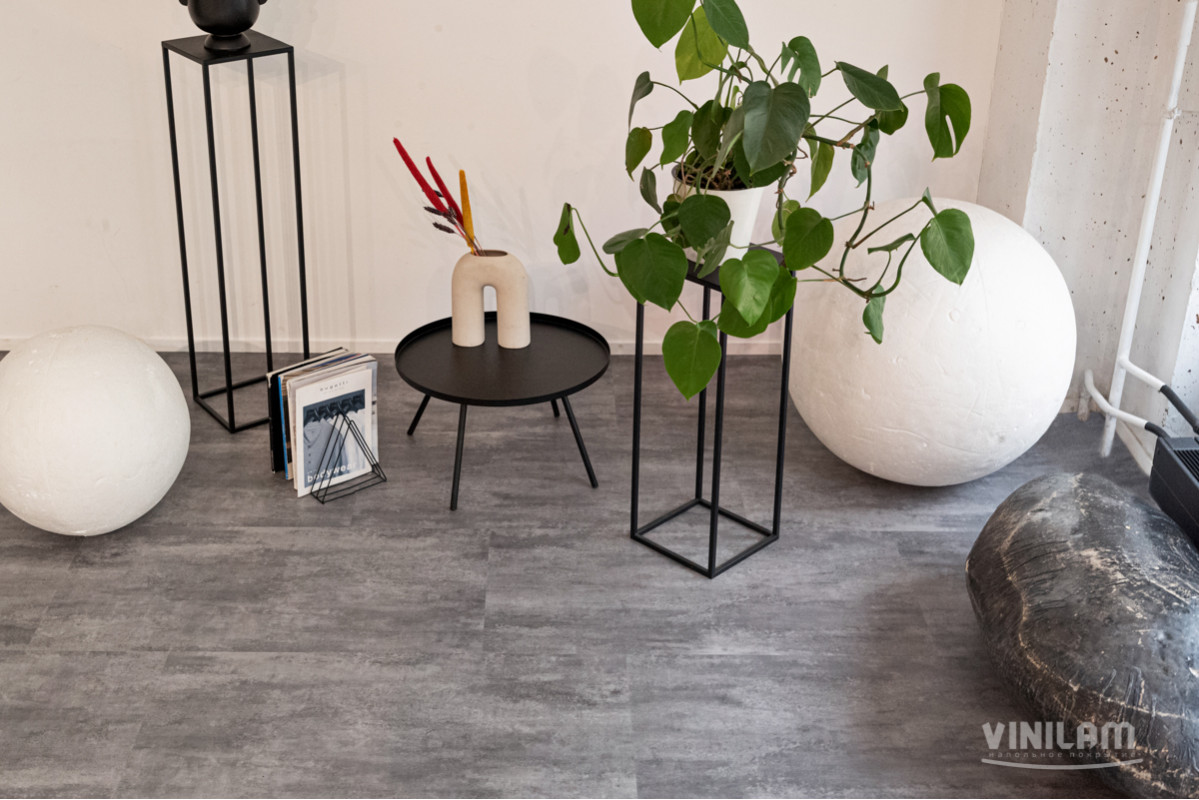 Кварц-виниловая плитка VINILAM (ВИНИЛАМ) Коллекция CERAMO STONE XXL GLUE Дизайн 71616 Цемент Серый (950*480*2.5 мм)