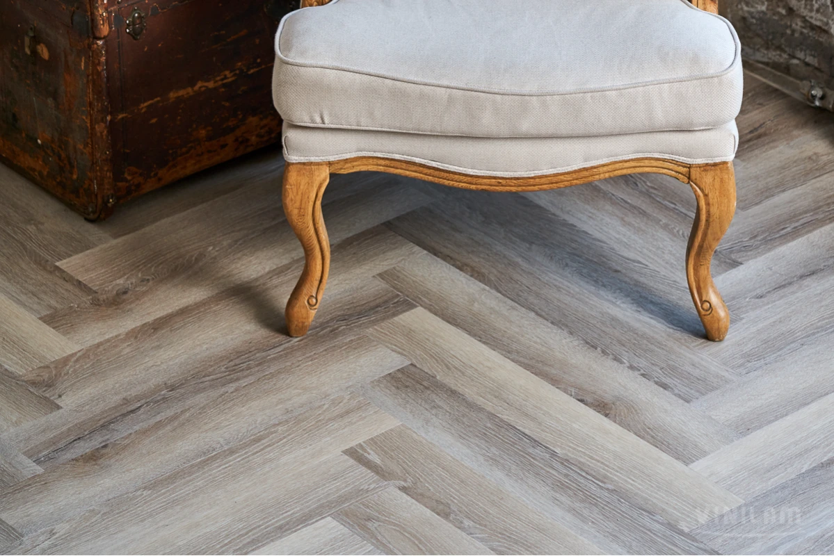 Виниловый ламинат VINILAM (ВИНИЛАМ) Коллекция PARQUET HERRINGBONE GLUE Дизайн GD11122 Паркет Эрмитаж (762*152.4*2.5 мм)