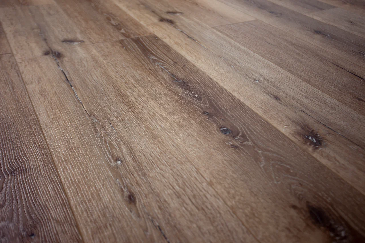 SPC ламинат DAMY FLOOR Коллекция Family Дизайн T2070-4 Дуб Провинциальный (1220х180х4 мм)